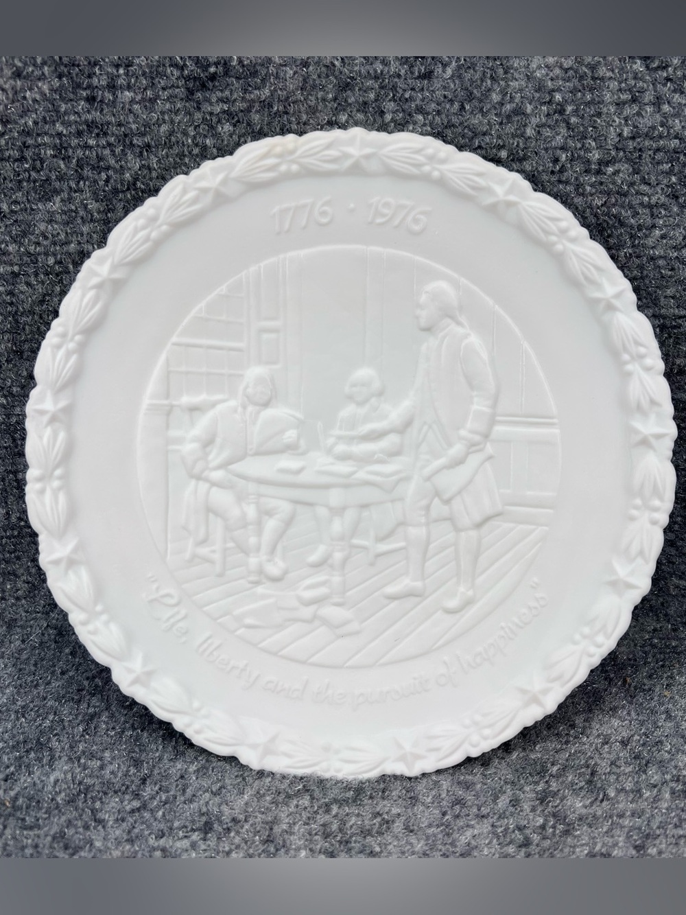 Fenton White Milk Glass Bicentennial Relief Plate